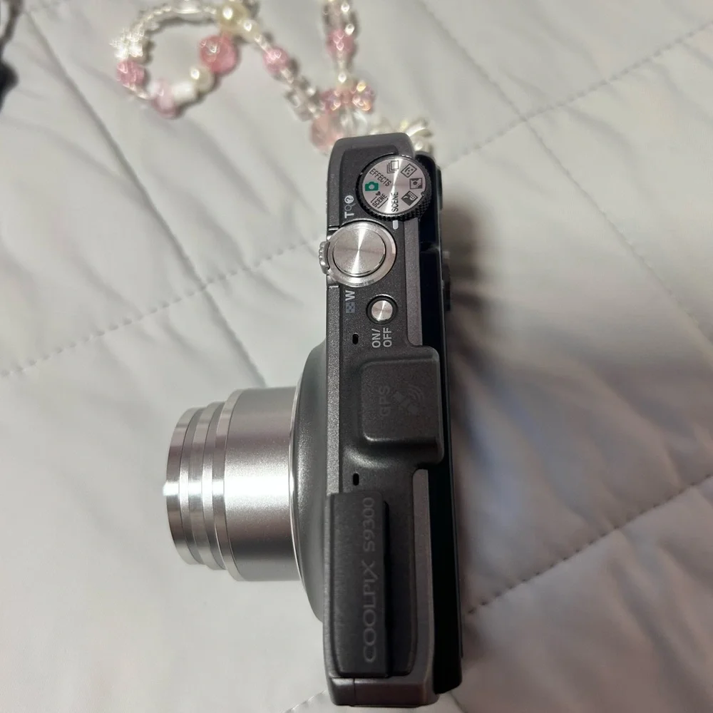 Nikon Coolpix S9300